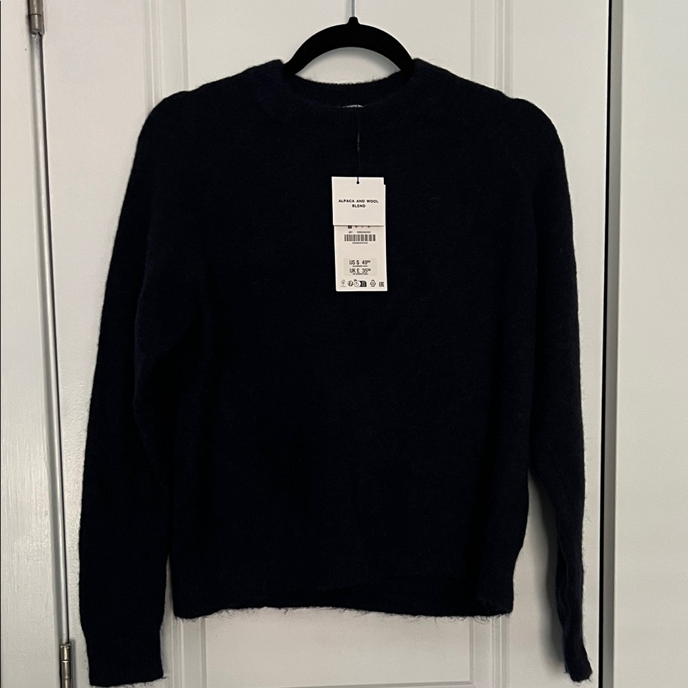 Zara Women's Classic Navy Crew Neck Sweater (NEW)